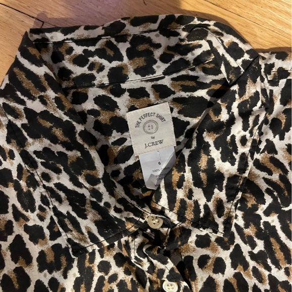 JCrew leopard button down fitted shirt size 6 - Picture 3 of 4